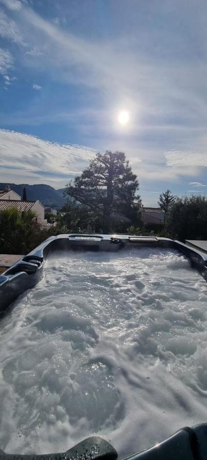 Studio Port Pin Vue Mer, Jacuzzi, Hammam, Parking Prives Cassis Exteriör bild