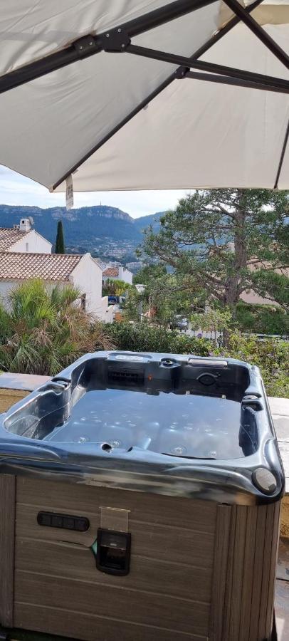 Studio Port Pin Vue Mer, Jacuzzi, Hammam, Parking Prives Cassis Exteriör bild